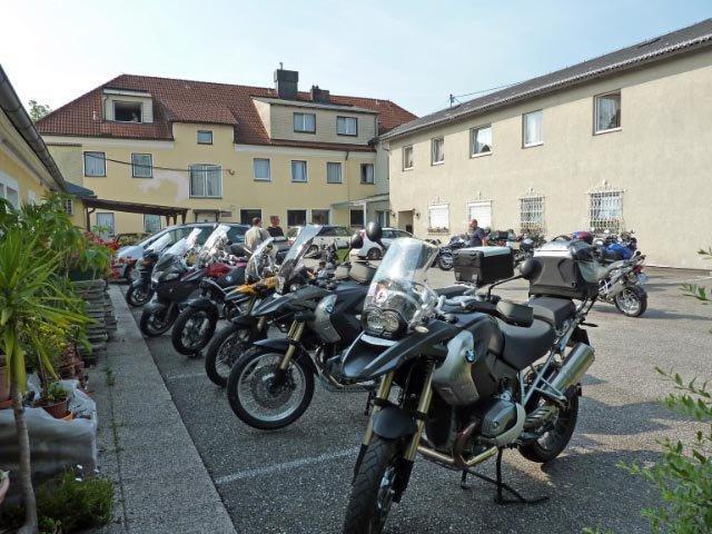 Innviertlerhof Linz Bagian luar foto
